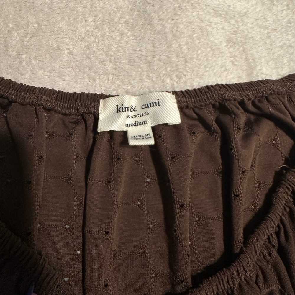 brown patterned top - Picture 5 of 5
